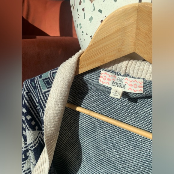 Pink republic Tribal Sweater - Picture 3 of 3